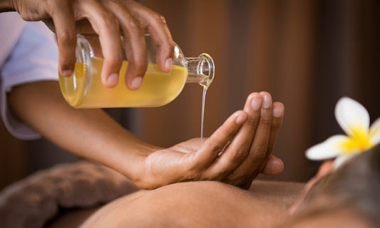 Massage aux huiles chaudes (1 h)